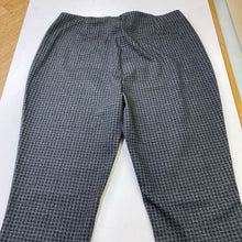Load image into Gallery viewer, Calvin Klein pull on pants NWT L
