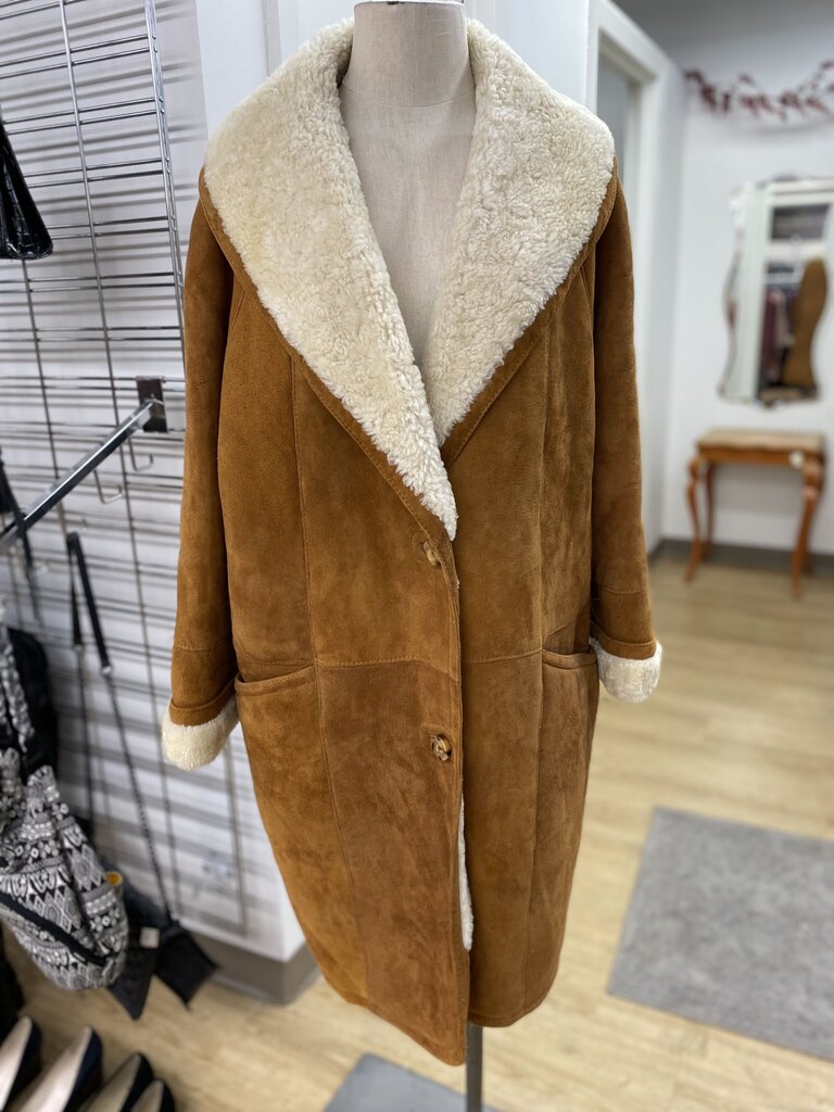 Hide society shearling coat M