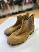 Load image into Gallery viewer, UGG Bonham ll Chelsea boot 9.5
