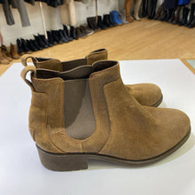 Load image into Gallery viewer, UGG Bonham ll Chelsea boot 9.5
