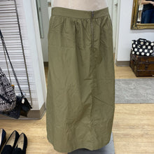 Load image into Gallery viewer, DKNY nylon skirt NWT L

