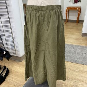 DKNY nylon skirt NWT L