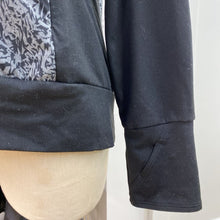 Load image into Gallery viewer, Adidas 1/4 zip pull over M
