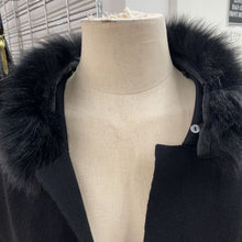 Load image into Gallery viewer, Fun sport sweater cape M
