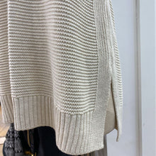 Load image into Gallery viewer, Gap Knit vest S
