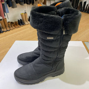 Pajar boots w ice grippers 40