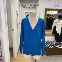 Load image into Gallery viewer, Lord &amp; Taylor Merino wool sweater XL
