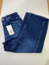 Load image into Gallery viewer, Zara Relaxed Balloon jeans NWT 4
