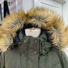 Load image into Gallery viewer, Lole winter coat S
