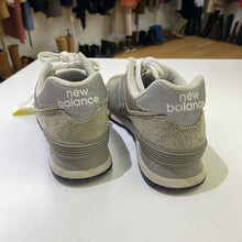 Load image into Gallery viewer, New Balance suede sneakers 7.5
