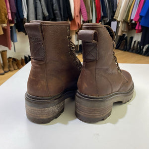 Roots lace up boots 6