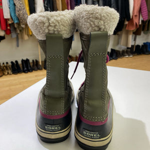 Sorel Winter Carnival boots 8