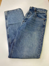 Load image into Gallery viewer, Denim Forum the Joni high Rise Loose 30L Size 25
