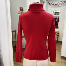 Load image into Gallery viewer, Lord &amp; Taylor cashmere sweater XS

