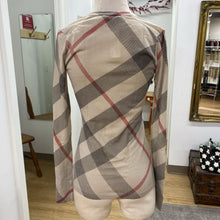 Load image into Gallery viewer, Burberry top S
