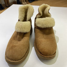 Load image into Gallery viewer, Ugg Slip in booties 5/36
