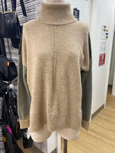 Load image into Gallery viewer, Tribal color block sweater S
