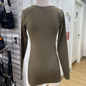 Babaton stretchy top M/L