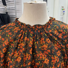 Load image into Gallery viewer, Gap ruffle top XL
