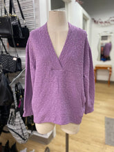 Load image into Gallery viewer, Lululemon quilted tunic 4
