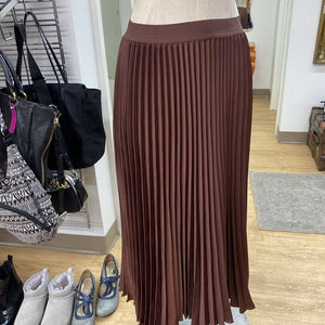 H&M pleated skirt S