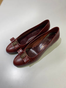 Salvatore Ferragamo croc print shoes NWOT 8
