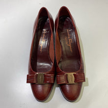 Load image into Gallery viewer, Salvatore Ferragamo croc print shoes NWOT 8
