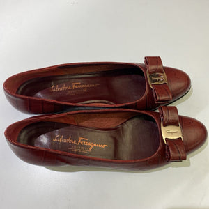 Salvatore Ferragamo croc print shoes NWOT 8