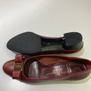 Salvatore Ferragamo croc print shoes NWOT 8