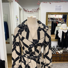 Load image into Gallery viewer, Dept Fall coat M
