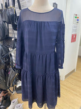 Load image into Gallery viewer, Banana Republic tiered dress 10
