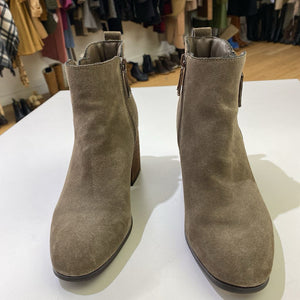 Blondo waterproof suede booties 5.5