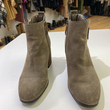 Load image into Gallery viewer, Blondo waterproof suede booties 5.5
