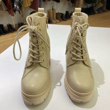 Load image into Gallery viewer, Artica Plagne leather boots 5.5
