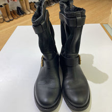 Load image into Gallery viewer, Burberry grantville boots 8
