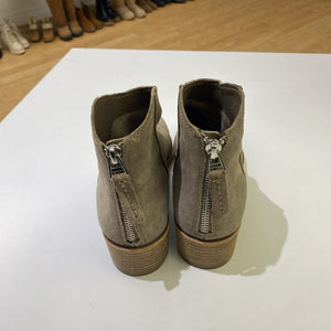 Dolce Vita suede booties 7.5