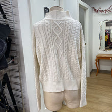 Load image into Gallery viewer, Banana Republic cotton/wool/blend sweater L
