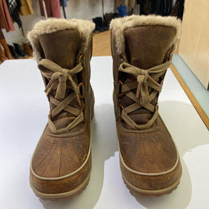 Sorel Tivoli ll waterproof boots NWOT 9