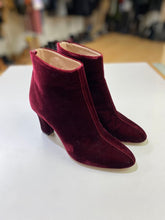 Load image into Gallery viewer, SJP BY SARAH JESSICA PARKER velvet booties 35
