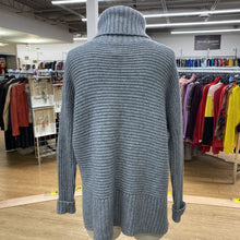 Load image into Gallery viewer, Autumn Cashmere cashmere/wool/blend sweater M
