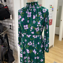 Load image into Gallery viewer, Maggy London floral midi dress 2
