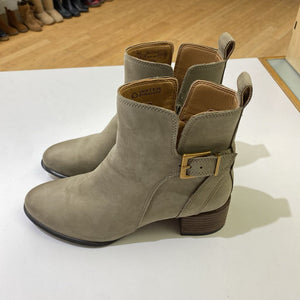 Vionic waterproof leather ankle boots 6