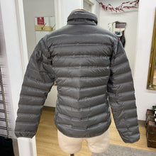 Load image into Gallery viewer, Columbia down coat M
