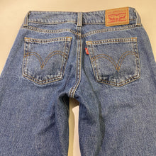 Load image into Gallery viewer, Levis Superlow jeans 24
