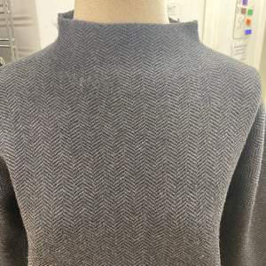 Max Studio herringbone sweater M