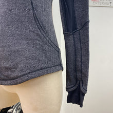 Load image into Gallery viewer, Lululemon top 2
