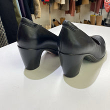 Load image into Gallery viewer, Naturalizer rubber heel shoes NWOT 8
