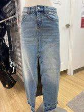 Load image into Gallery viewer, BDG Denim Skirt XS
