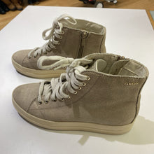 Load image into Gallery viewer, Geox hightop sneakers 38

