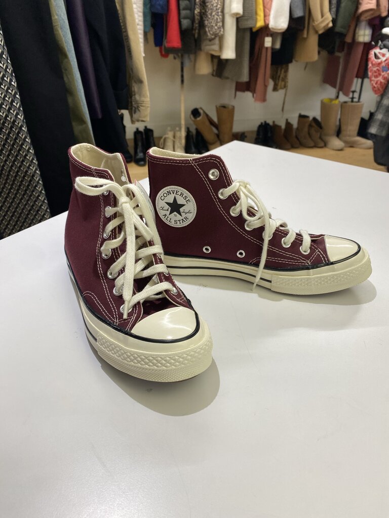 Converse hightops NWOT 6.5